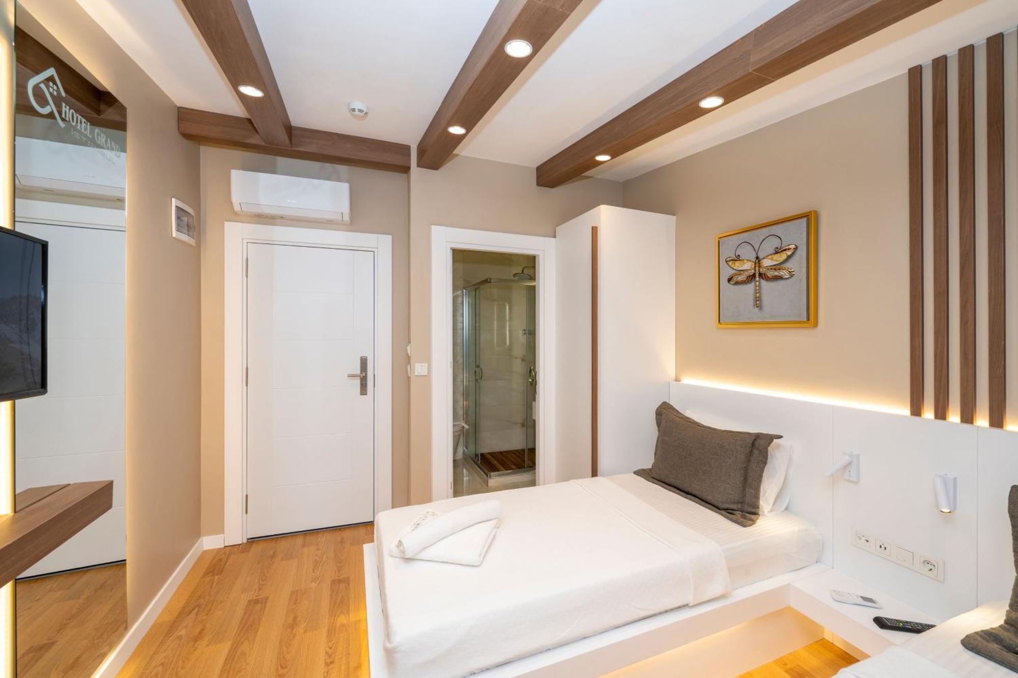 Hotel Grand Isztambul Kültér fotó