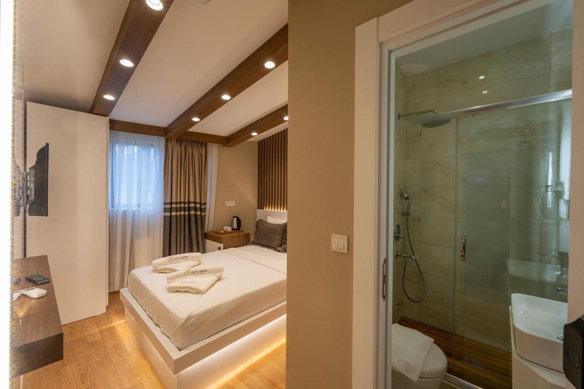 Hotel Grand Isztambul Kültér fotó