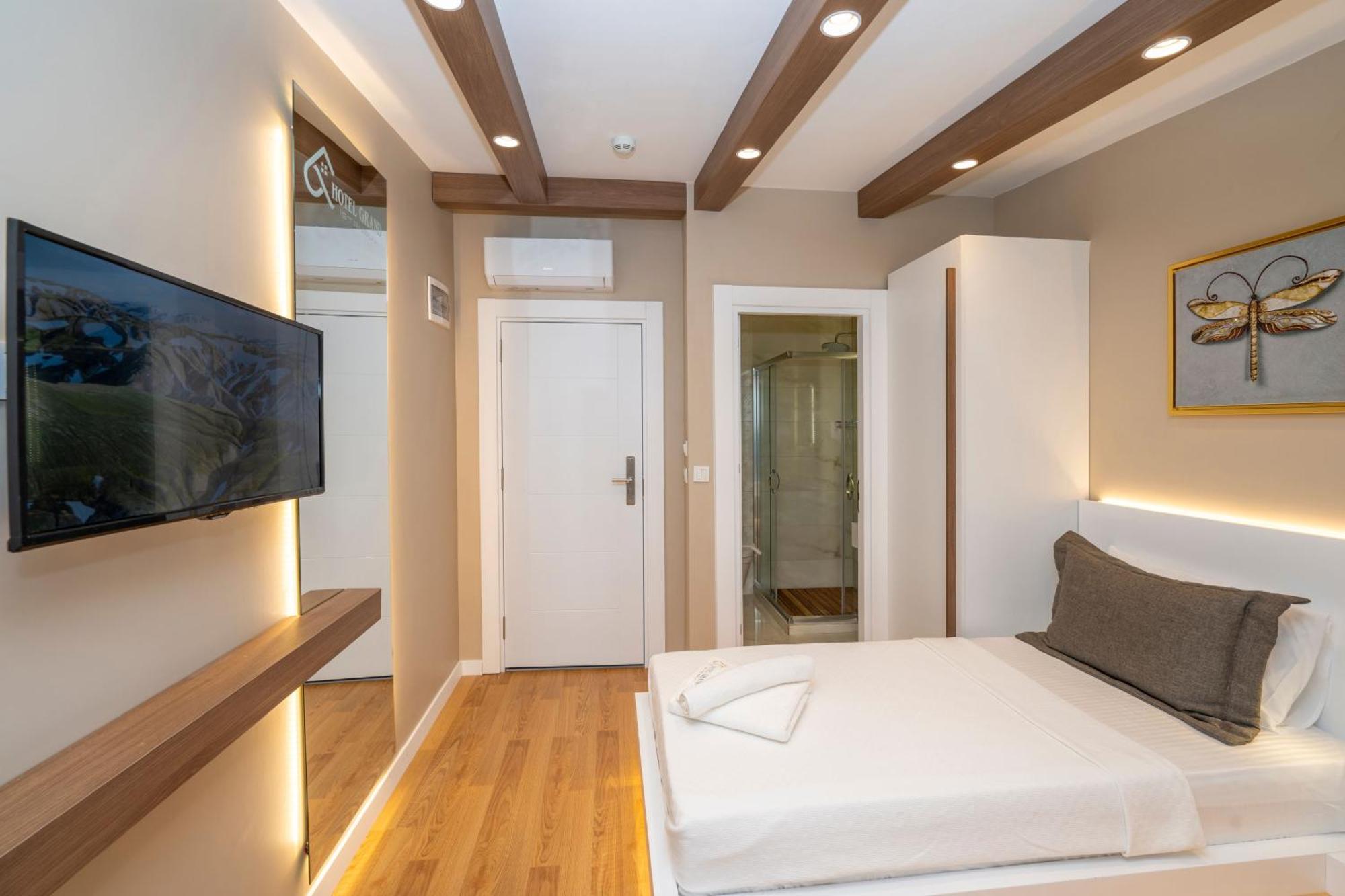 Hotel Grand Isztambul Kültér fotó